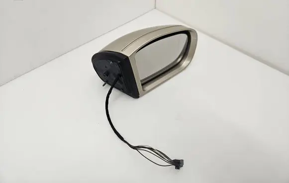 Mercedes-Benz C W203 Front door electric wing mirror 413133418