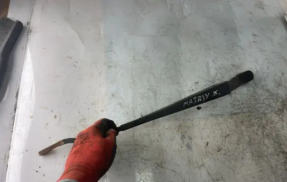 Hyundai Matrix Front wiper blade arm