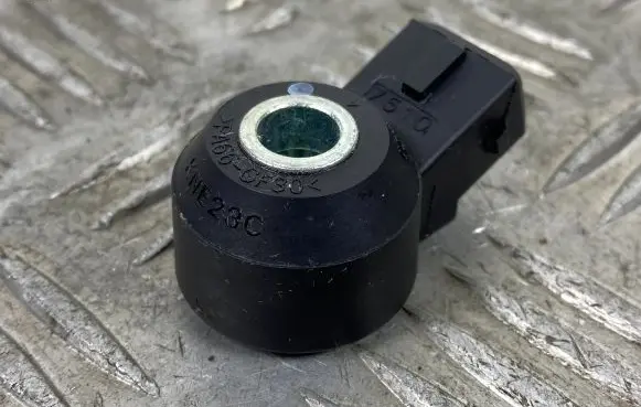 Jeep Grand Cherokee Detonation knock sensor 05033316AB