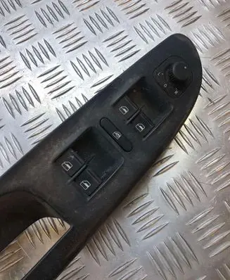 Volkswagen PASSAT B6 Light switch 3C1867171B