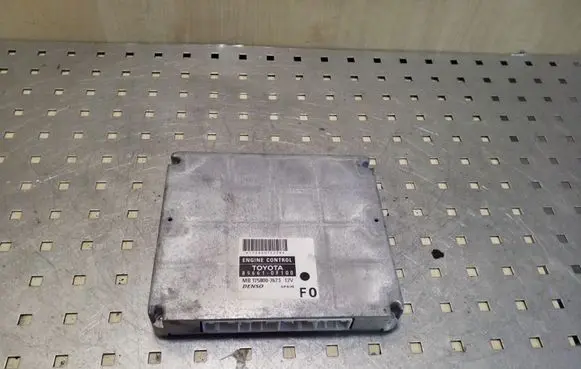 Toyota Corolla Verso E121 Engine control unit/module 896610F100 MB1758007623
