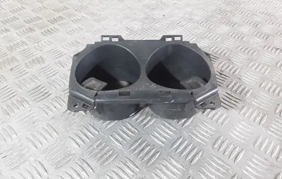Cup holder front