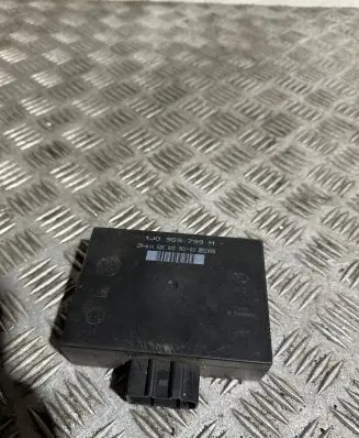 Volkswagen Golf IV Comfort/convenience module 1J0959799H
