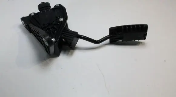 Honda CR-V Accelerator throttle pedal JM10B