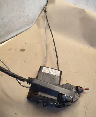 KIA Sportage Front door lock 813201F010