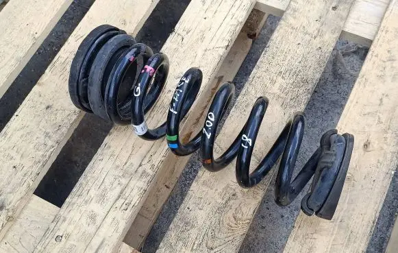 Jaguar F-Pace Rear coil spring Hk835534cc