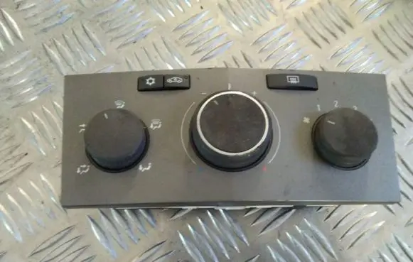 Opel Zafira B Climate control unit 13231057 90151317