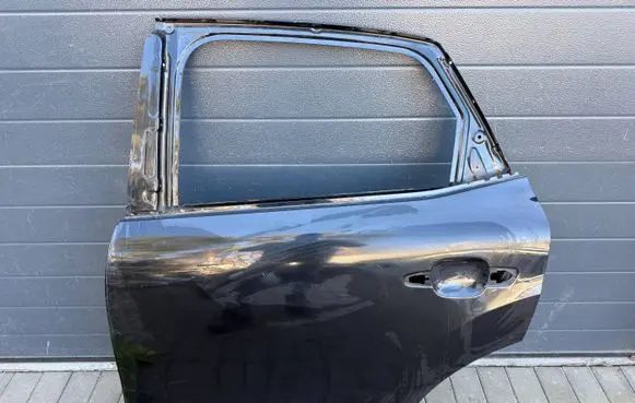 Citroen C4 III e-C4 Rear door 390570