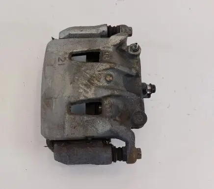 Nissan Leaf II (ZE1) Front brake caliper