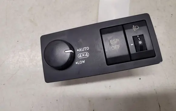 KIA Sorento Differential lock switch 201004359