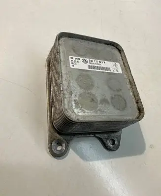 Oil filter mounting bracket