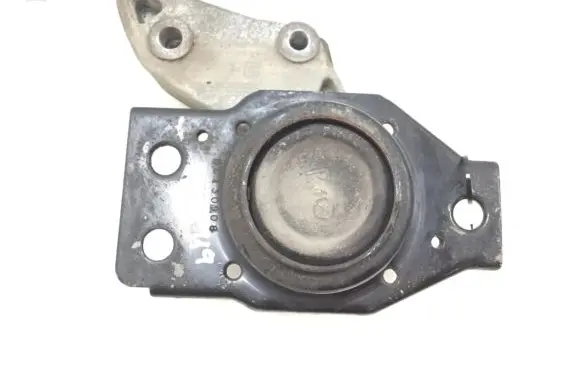 Nissan Qashqai Engine mount bracket