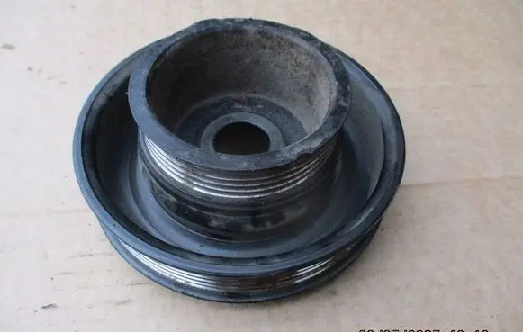 Volkswagen Golf Plus Crankshaft pulley