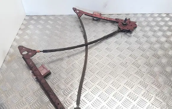 Rear door manual window regulator