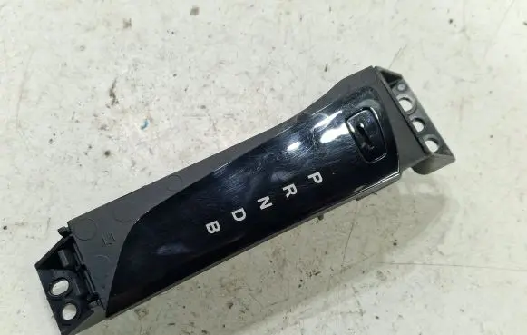 Toyota C-HR I Gear shift selector indicator 76K510