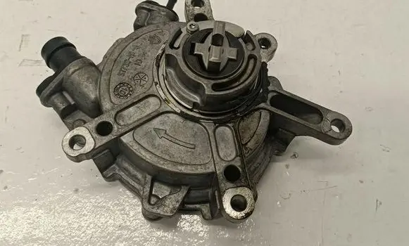Mercedes-Benz CLS C218 X218 Vacuum pump