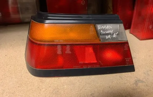Nissan Sunny Rear/tail lights 4390