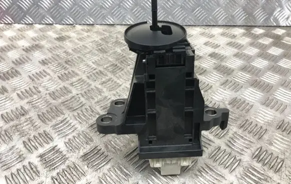 Toyota Prius (XW50) Gear shifter/selector 75G203