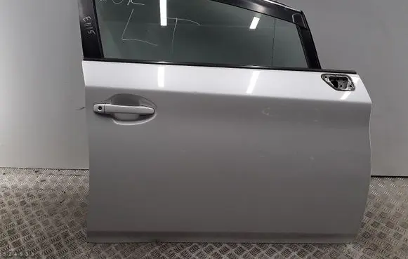 Toyota Prius (XW30) Front door 6700147070 COLOR070
