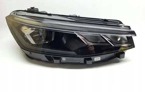 Volkswagen PASSAT B8 USA Headlight/headlamp 3J1941006