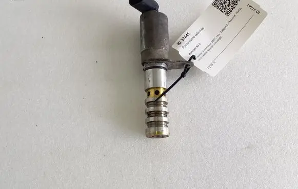 Hummer H3 Camshaft vanos timing valve 121421520C