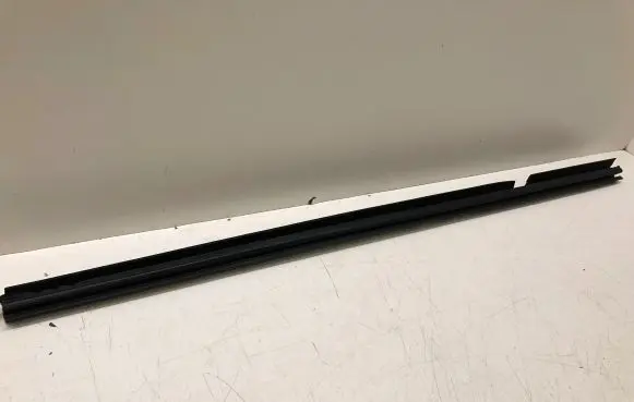 MG MG3 II Rear door windshield rail 