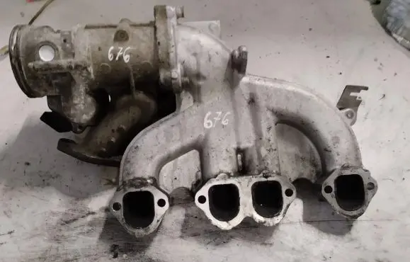 Volkswagen Golf V EGR valve 03G131502