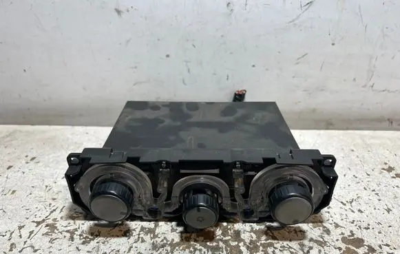 Mitsubishi Grandis Climate control unit 7820A071 TT19 CAA502A050F