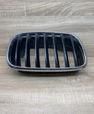 BMW X5 E70 Front bumper upper radiator grill 7171396 7157688
