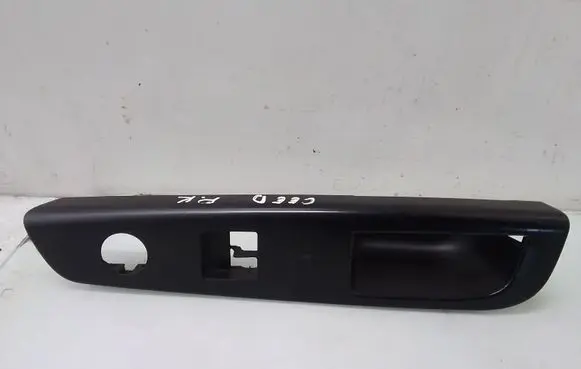 KIA Ceed Front door interior handle trim 823511H110