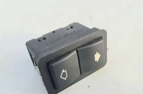 BMW 5 E39 Electric window control switch 8368974