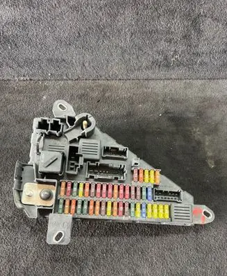 BMW 5 E60 E61 Fuse module 9138830 518956057