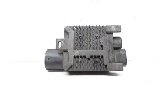 Volvo V60 Coolant fan relay 940009301