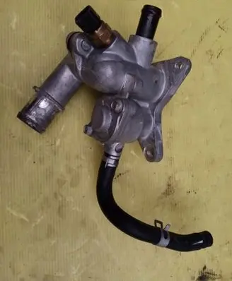 Hyundai Kona I Thermostat/thermostat housing 