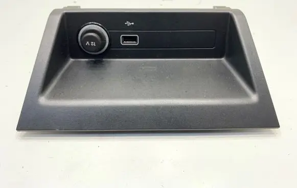 Skoda Fabia Mk3 (NJ) USB socket connector 6V0857367D
