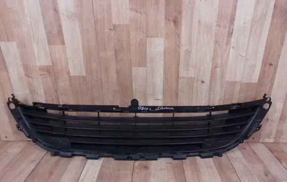 Citroen C4 II Picasso Front bumper lower grill 9670503480