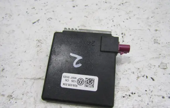 Volkswagen Polo VI Aerial antenna amplifier 3G9035534