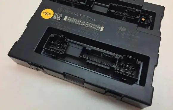 Audi A8 S8 D4 4H Comfort/convenience module 4H0907064L