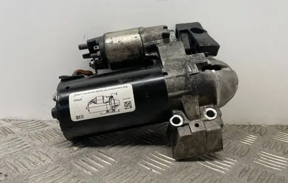 BMW 5 F10 F11 Starter motor 8570383 0001148010