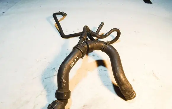 Audi A6 S6 C5 4B Engine coolant pipe/hose 4Z7121101C