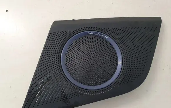 Side speaker trim/cover
