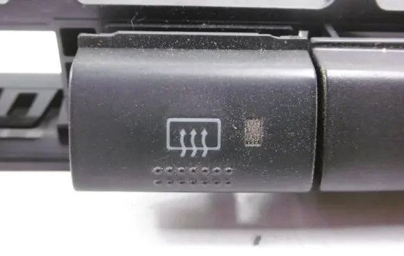 Toyota Avensis T220 Windscreen/window heater switch