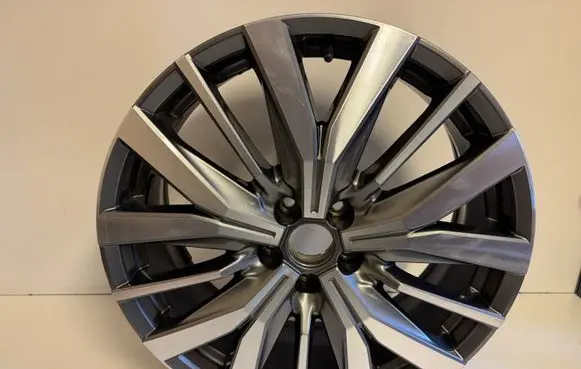 Nissan X-Trail T33 R20 alloy rim MA146RG6B