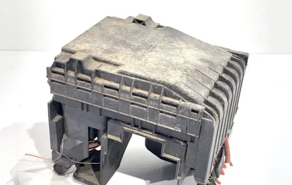 Volkswagen Tiguan Fuse box set 