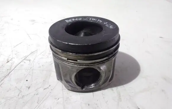 Audi A6 S6 C6 4F Piston M9641