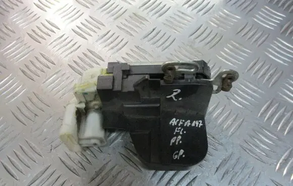 Alfa Romeo 147 Front door lock