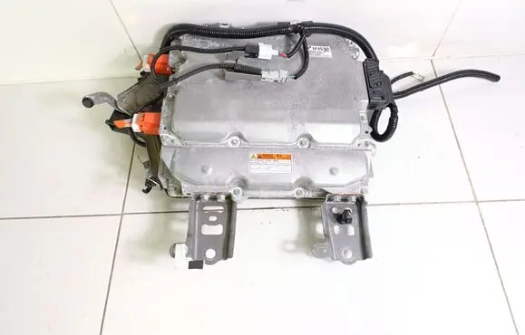 Toyota RAV 4 (XA50) Voltage converter inverter G909042062
