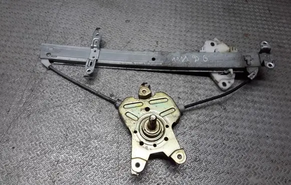 Rear door manual window regulator