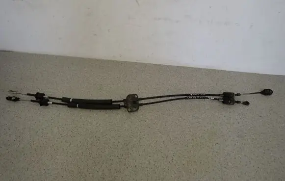 Suzuki SX4 Gear shift cable linkage 