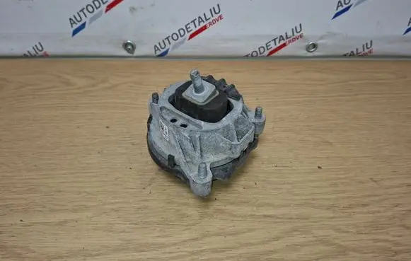 BMW 3 F30 F35 F31 Engine mount bracket 6787658